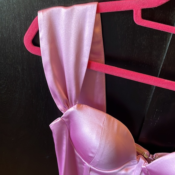 Gorgeous lilac purple corset dress - Picture 4 of 13